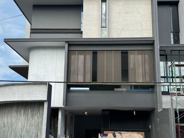 *RUMAH MANYAR KERTOADI* *NEW MINIMALIS MODERN*