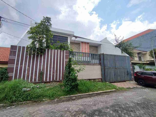 Rumah Hitung Tanah di Jemursari Utara Sby
