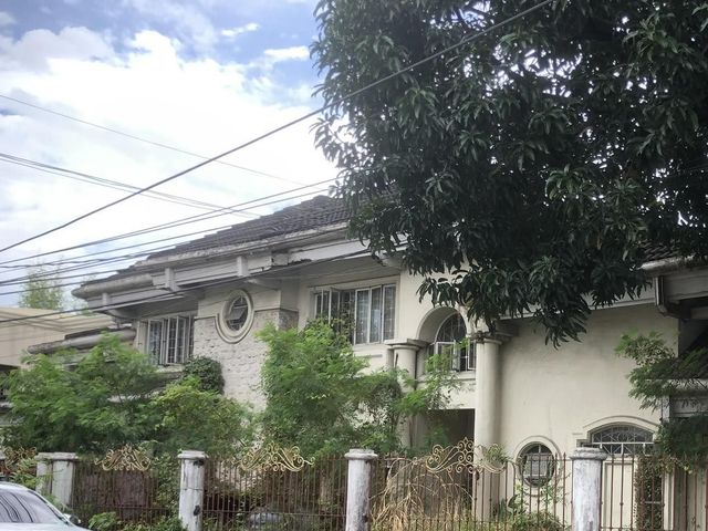 FOR SALE! 4 Bedrooms in Acropolis Subdivision, Quezon City