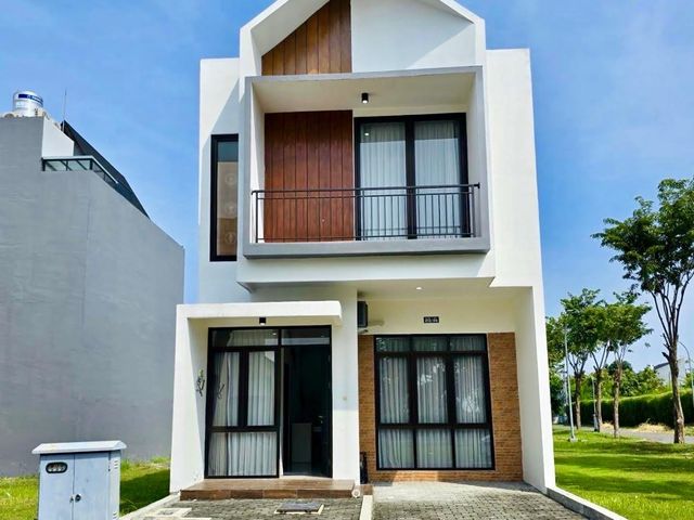 Dijual Rumah Baru Pakuwon City Full Furnish Siap Huni