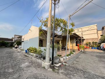 Gresik, Jawa Timur - Air, Hot water, Internet