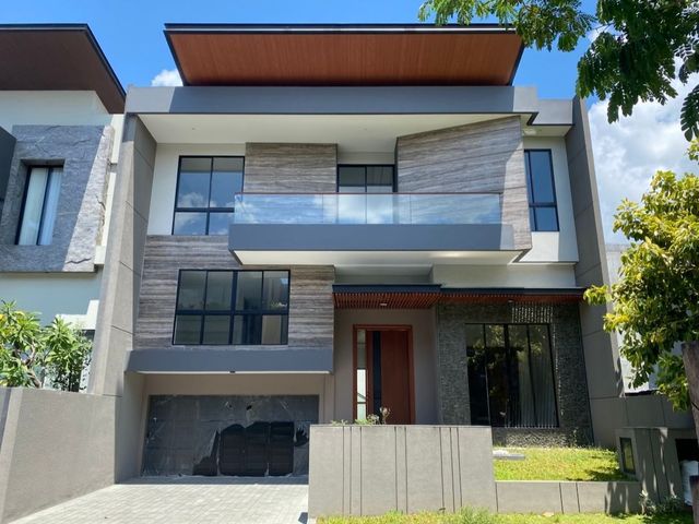 Jual rumah pakuwon indah Lisbon dekat mall