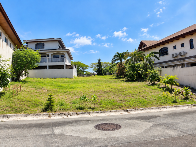 For Sale: 516 sqm Residential Lot in Portofino South, Almanza Dos, Las Piñas City