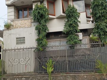 RUMAH USAHA KETINTANG Carport 4 || Garasi 2