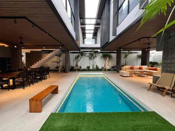 Villa dijual di Tibubeneng - AC, Balkon