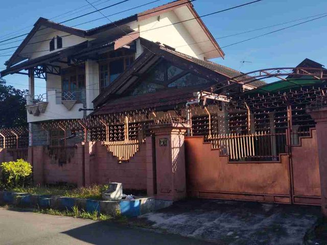 Dijual Rumah Luas Di Papa Papa dekat SMAN 7 Malang