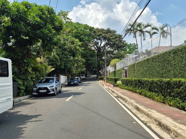 GATED AND SECURED!! RESIDENTIAL LOT FOR SALE IN NEW MANILA, QUEZON CITY