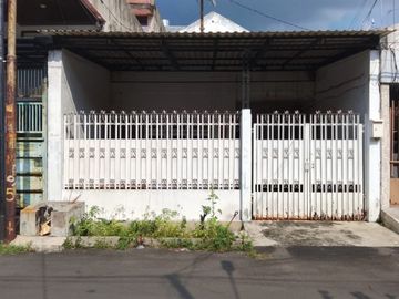 Rumah Simolawang Baru STRATEGIS
