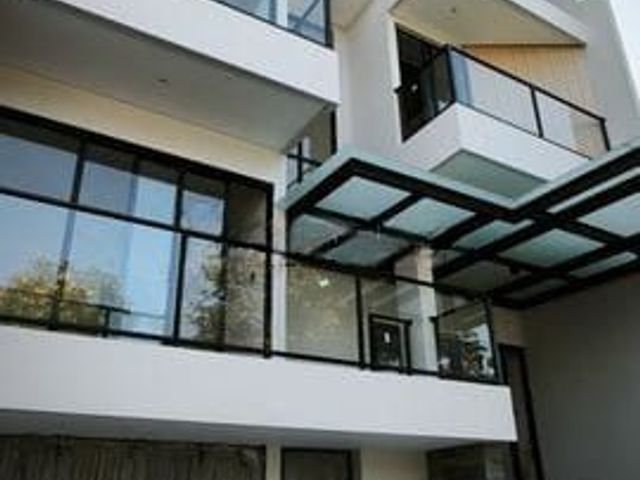 Rumah Pakuwon City Baru Split Level Palm Beach Dkt Grand Island