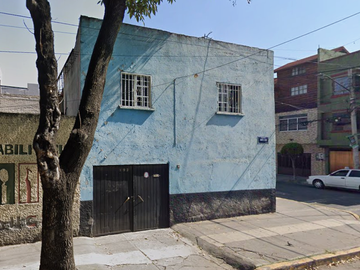 Casa en excelentes condiciones en remate bancario