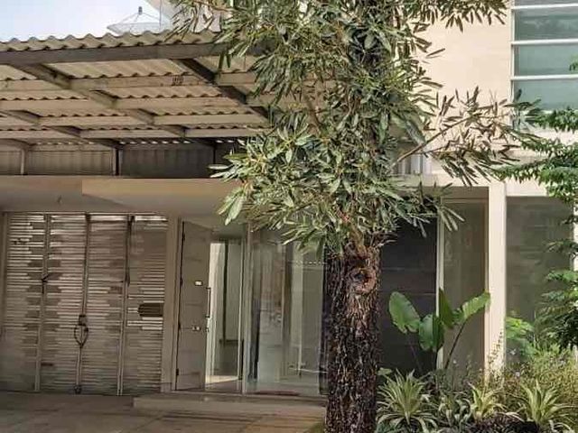 rumah minimalis modern the mansion pakuwon indah selangkah menuju graha familu