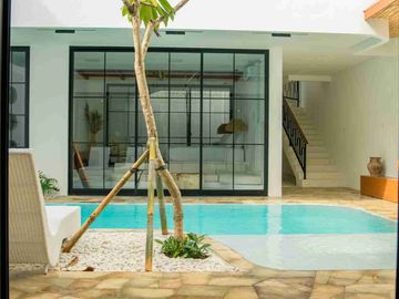Villa dijual di Ungasan - AC, Balkon, Garasi