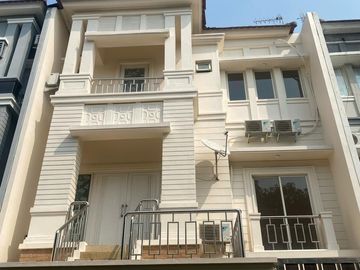 Di Jual Rugiii!! Townhouse Emerald Pik LB 312M2, Semi Furnish