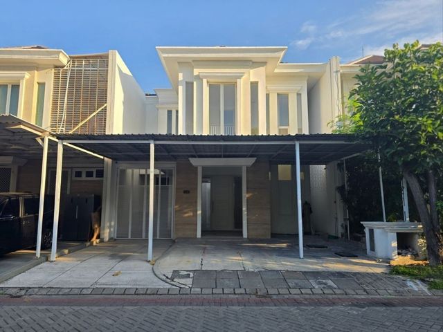 Rumah Long Beach Pakuwon City  MINIMALIS SIAP HUNI