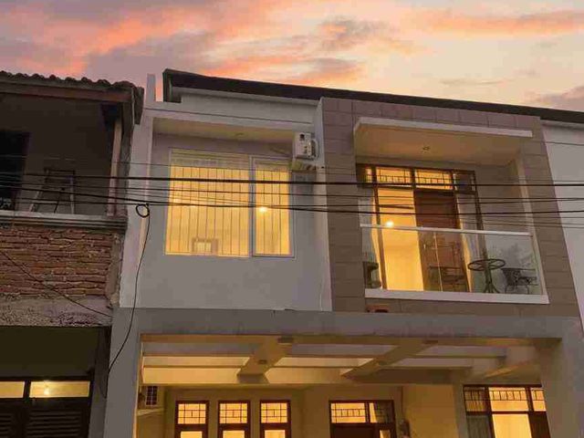 DIJUAL RUMAH IMPIAN & TERAWAT 2 LANTAI AREA MARGAHAYU RAYA KOTA BANDUNG