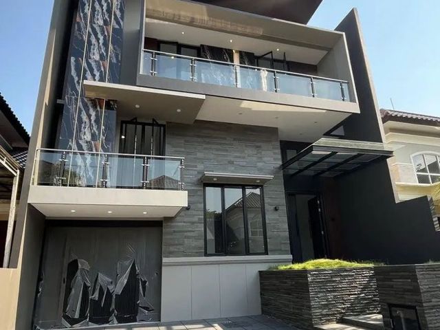 JUAL / SEWAKAN RUMAH BARU 3 LT DI FULLERTON  PLACE CITRALAND SURABAYA