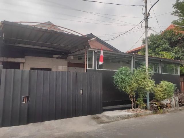Rumah hoek Kayu Putih Utara 231m 1,5 lantai, jalan 2 mobil, strategis dan murah