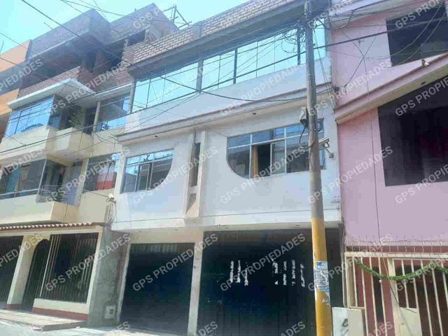 VENDO CASA DE 3 PISOS EN SAN JUAN DE LURIGANCHO