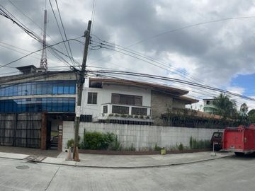 720sqm Property on Dian St Makati – 4BR House with 6 Parking, Dual Lots at ₱145M Net