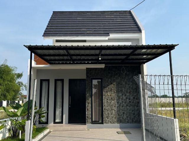 Miliki Rumah Strategis di Pinggir Jalan Raya Utama