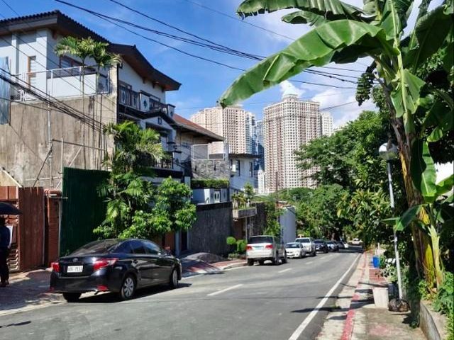 FOR SALE: ₱97.75M Residential lot for Sale – White Plains, Quezon City