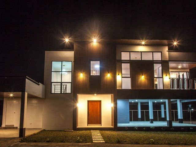 FOR SALE! 6 Bedrooms in Tagaytay Heights Subdivision, Tagaytay City