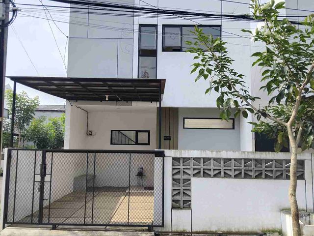 Rumah 2 lantai