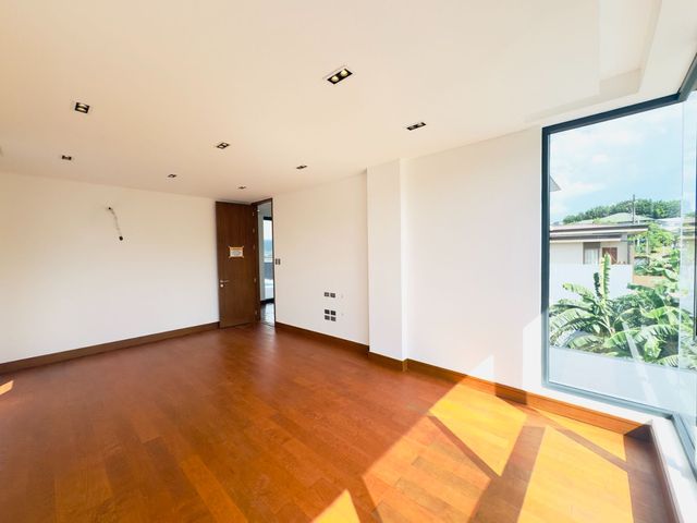 place photo 57