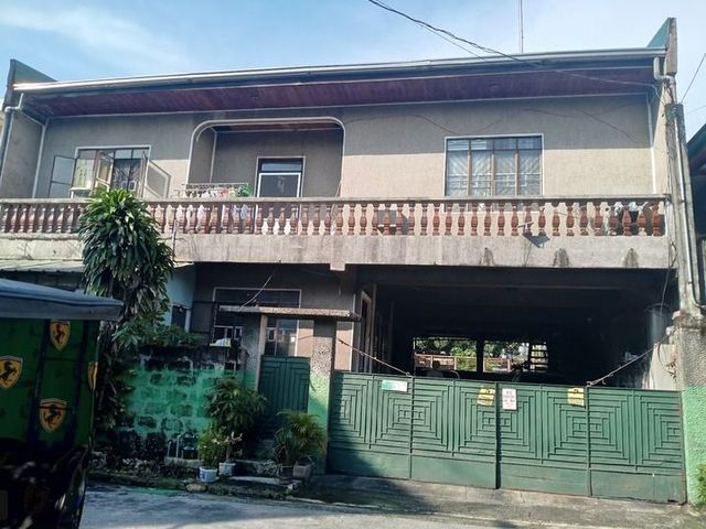 RARE PROPERTY IN PASAY – LOT WITH 2 STRUCTURES