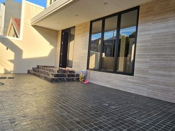 Dijual Rumah Baru Mewah di Sutorejo Utara Dekat Pakuwon City