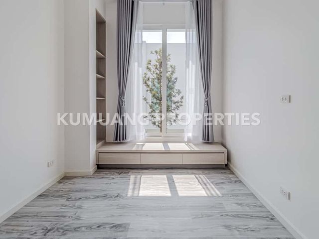 place photo 96