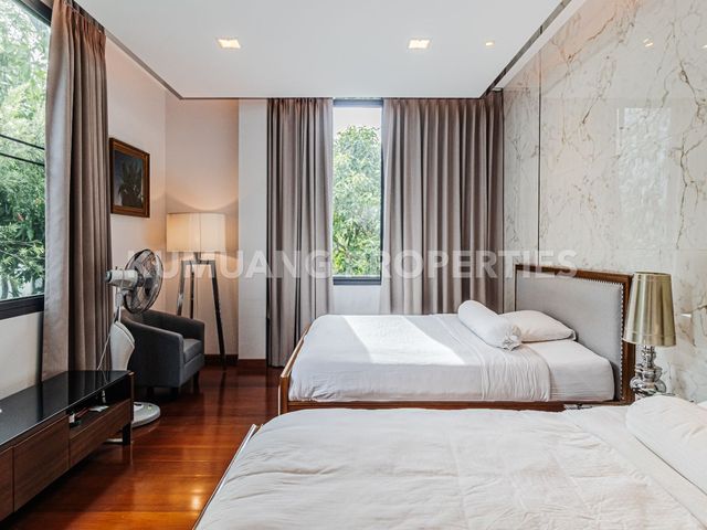 place photo 98