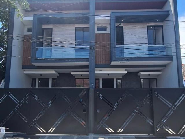 Rumah Manyar Tirtoyoso  NEW GRESS MINIMALIS STRATEGIS