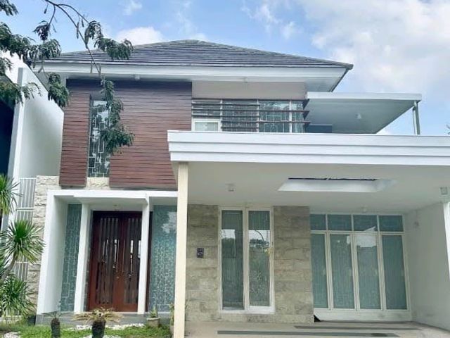 SEWAKAN RUMAH GREENLAKE CITRALAND SURABAYA