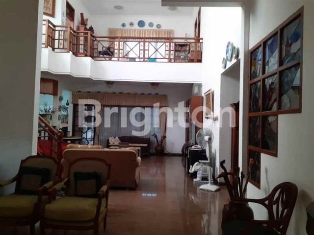 HARGA TURUN 1 MILYARD         RUMAH SIAP HUNI DENGAN HARGA HITUNG TANAH..SELANGKAH KE KAMPUS UNAIR,GALAXY MALL,RAYA DHARMAHUSADA