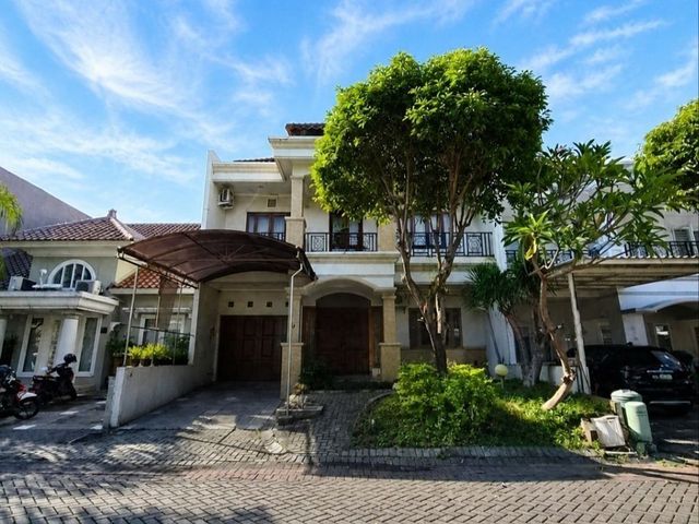 Rumah Royal Park, Citraland STRATEGIS, SIAP HUNI, SEMI FURNISHED, GARASI, CARPORT