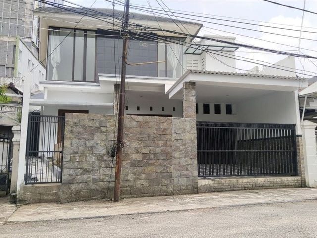 Dijual Rumah Mewah Siap Huni Lokasi Raya Prapen Harga Nego