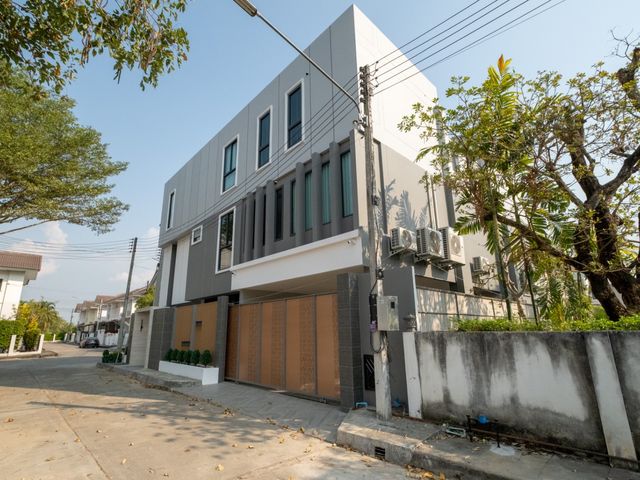 place photo 54