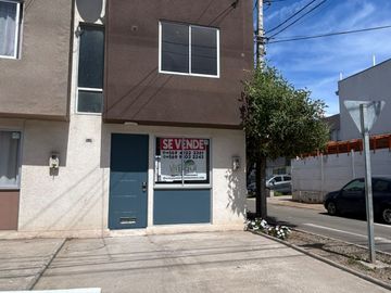 Se Vende Casa en Condominio .