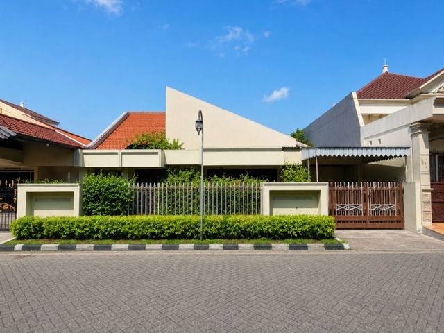 Rumah Manyar Kertoarjo STRATEGIS