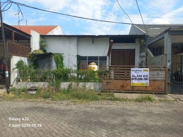 Rumah Darmo Baru Barat, Butuh renov, cocok dibangun ulang sesuai impian