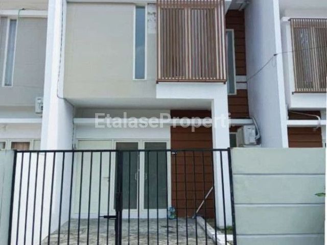 Dijual Rumah Di Regency One Karangasem 2 Lantai