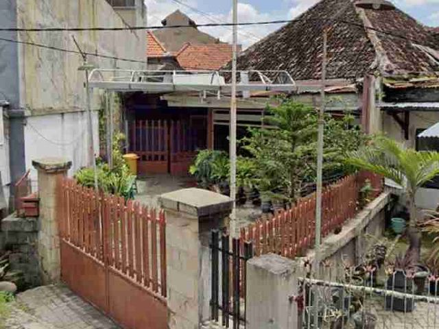 Dijual Rumah Lama Di Pusat Kota Surabaya Dekat Raya Diponegoro & RKZ