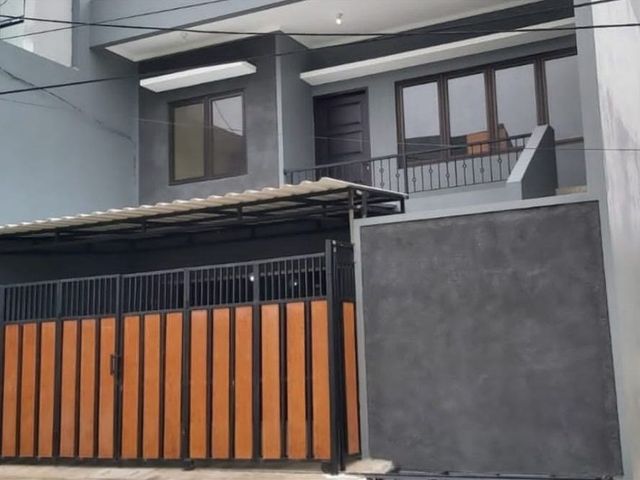 Rumah Imperial Gading Kelapa Gading 8x15m 2 lantai, bangunan masih sangat baru