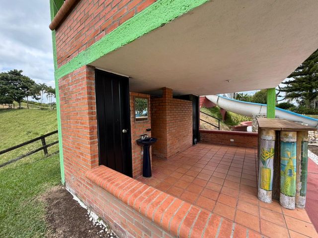 place photo 100
