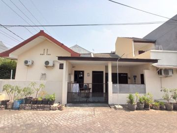 Rumah Dijual di Babatan, East Java - Fully fenced