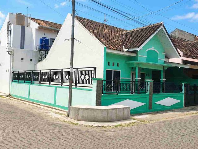 Di sewakan bersih blakang hotel Fave dkt SMA Ursulin