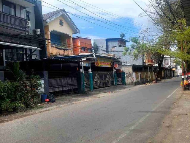 RUMAH 2 LANTAI DIJUAL 2,5M