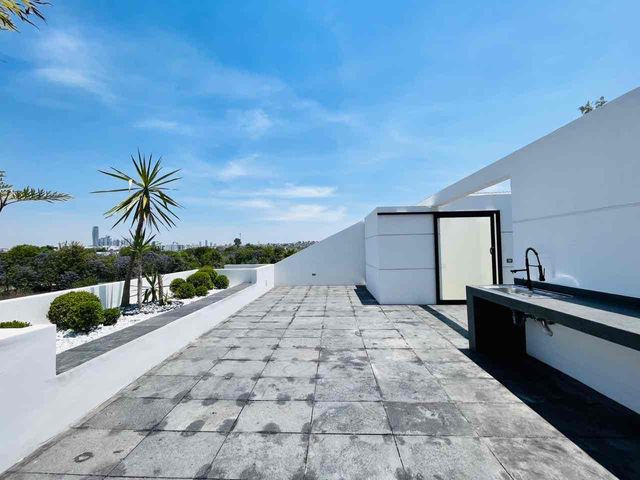 place photo 50