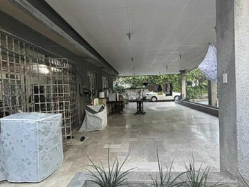 5 Bedroom House For Lease with Big Car Garage